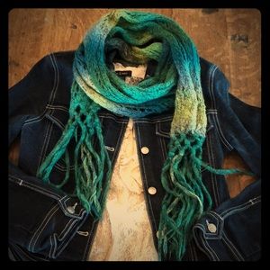 Kira brand Acrylic knit scarf